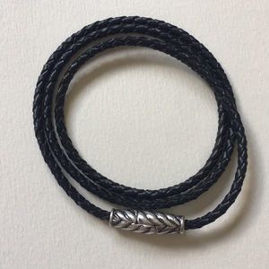 Black leather bracelet w/magnetic clip